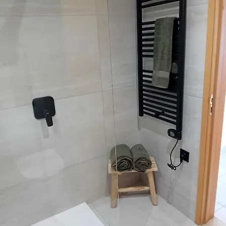 Marina With Pool Access * Lagos