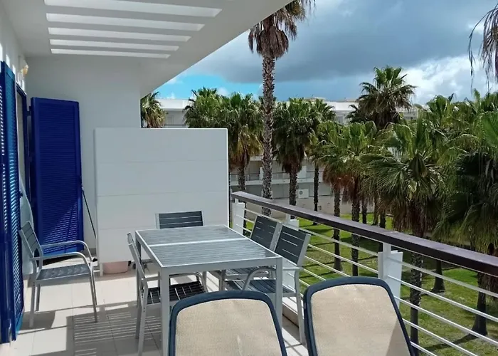 Marina With Pool Access Apartamento