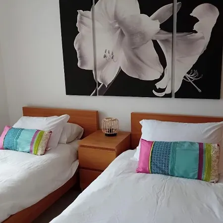 Marina With Pool Access 라고스